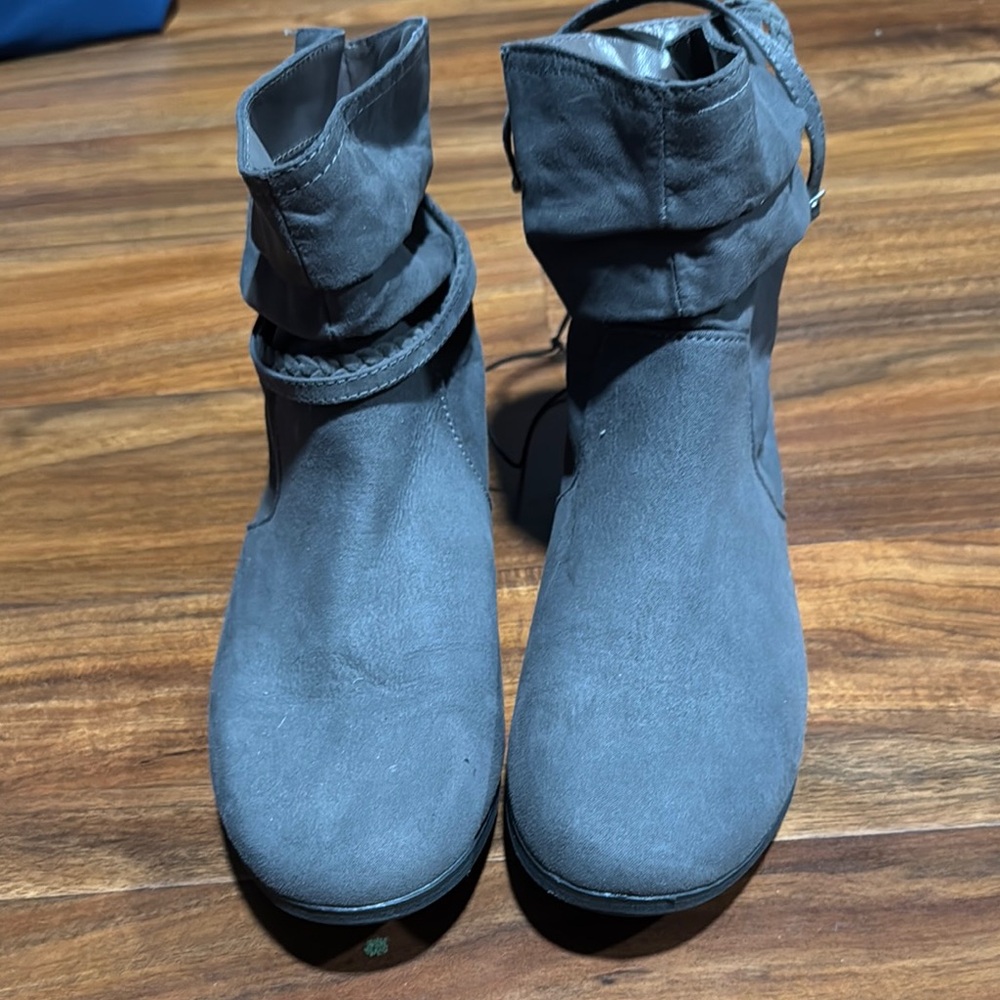 Stylish Gray Women's Ankle Boots
